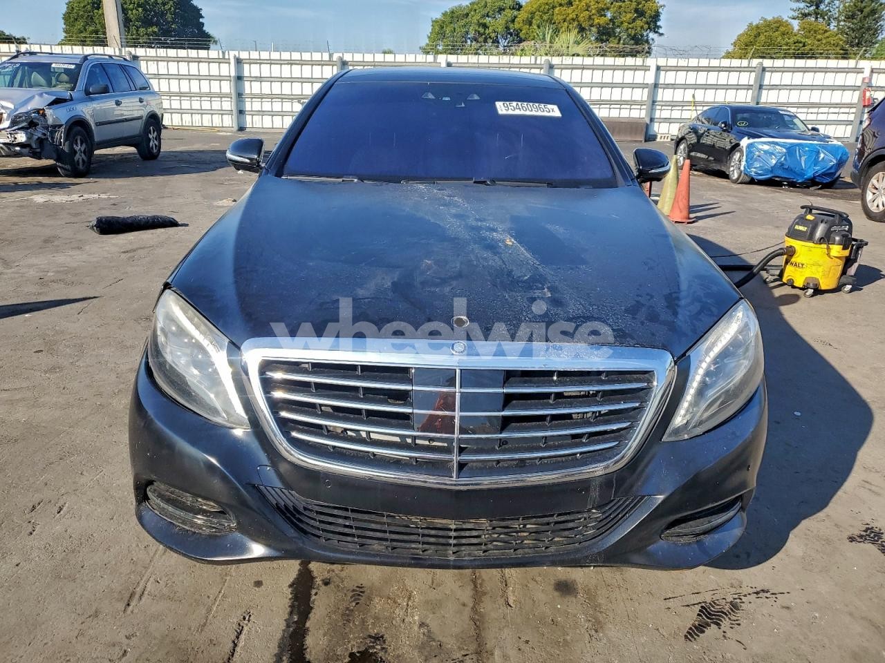 Photo 5 of 2017 MERCEDES-BENZ S 550 (VIN WDDUG8CB0HA310752)