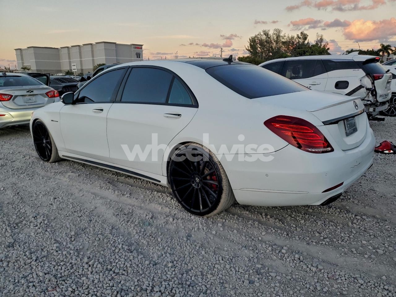 Photo 2 of 2015 MERCEDES-BENZ S 550 (VIN WDDUG8CBXFA096625)
