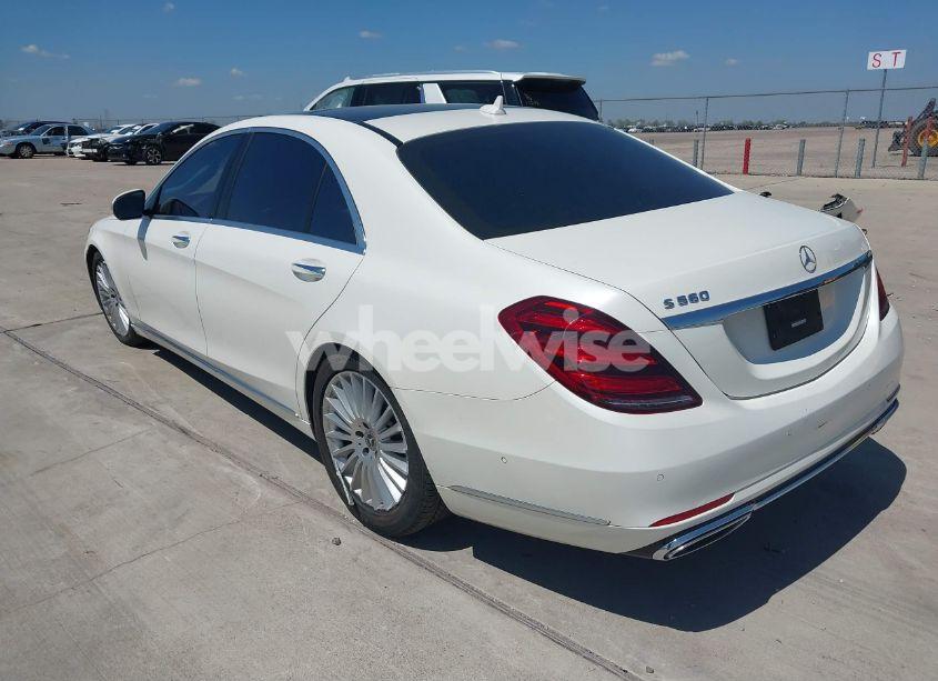 Photo 3 of 2018 Mercedes-benz S 560 (VIN WDDUG8DB1JA369202)