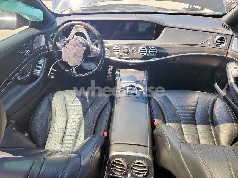 Photo 3 of 2018 MERCEDES-BENZ S 560 (VIN WDDUG8DB1JA413022)