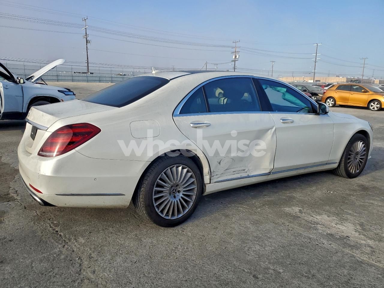 Photo 3 of 2018 MERCEDES-BENZ S 560 (VIN WDDUG8DB8JA409100)