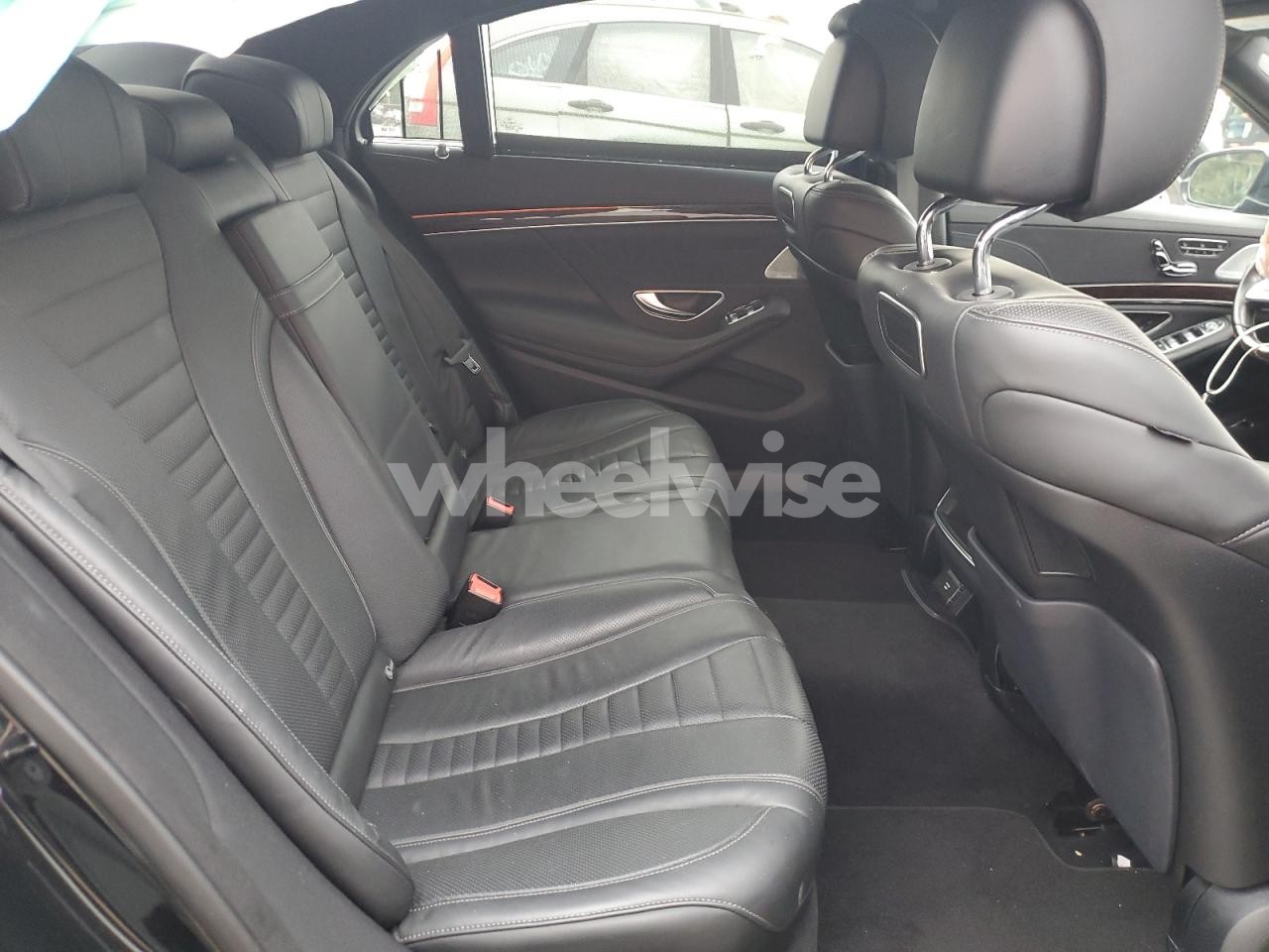 Photo 10 of 2018 MERCEDES-BENZ S 560 (VIN WDDUG8DB9JA383879)