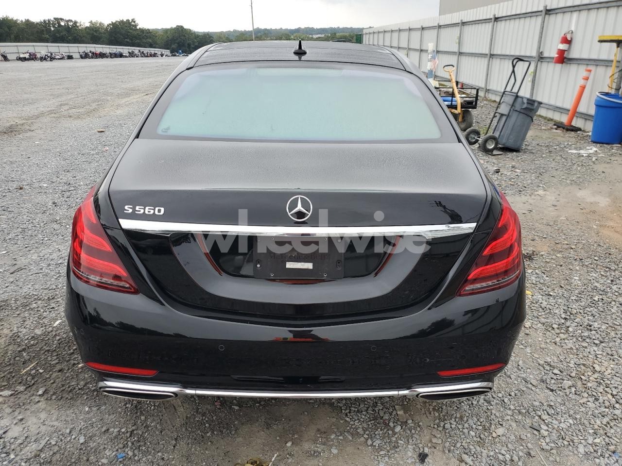 Photo 6 of 2018 MERCEDES-BENZ S 560 (VIN WDDUG8DB9JA383879)