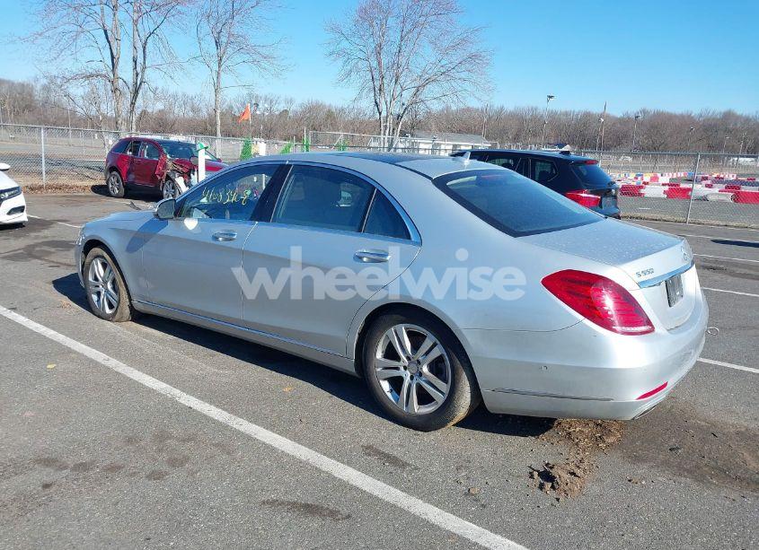 Photo 3 of 2017 Mercedes-benz S 550 4MATIC (VIN WDDUG8FBXHA317056)