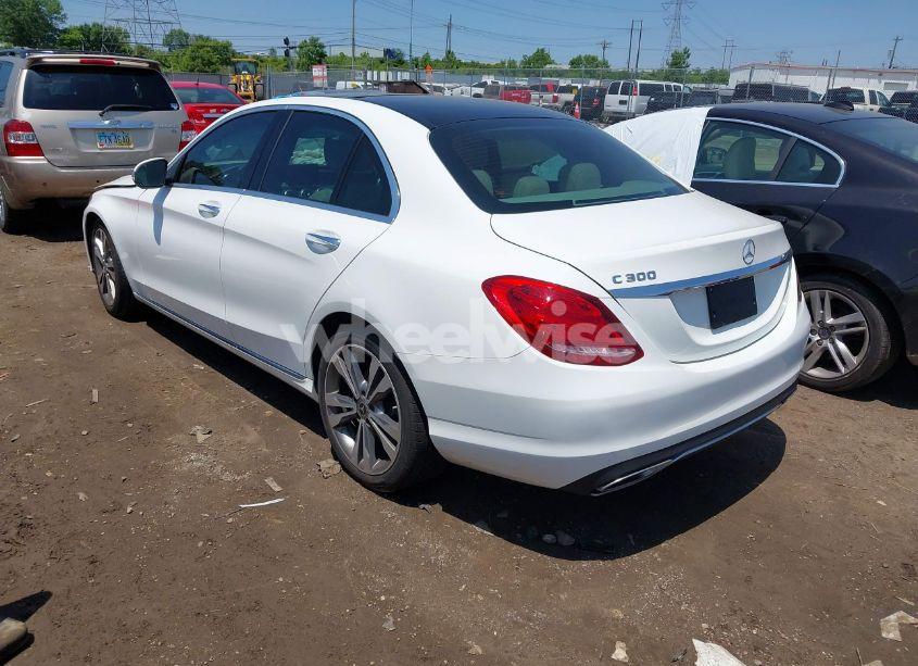 Photo 3 of 2018 Mercedes-benz C 300 (VIN WDDWF4JB1JR420773)