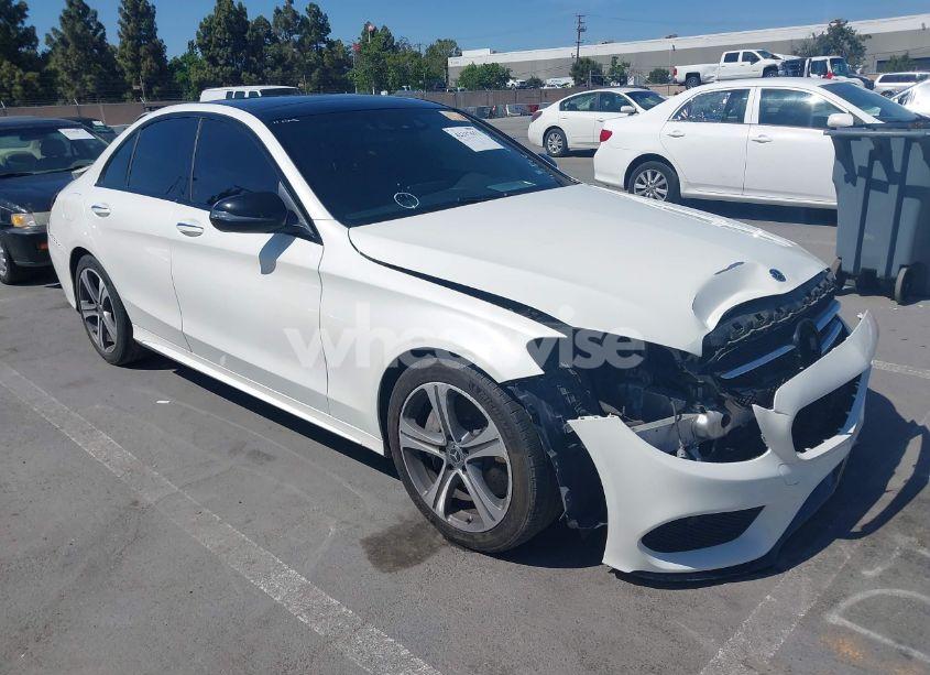 2018 Mercedes-benz C 300 (VIN WDDWF4JB4JR410772) main photo