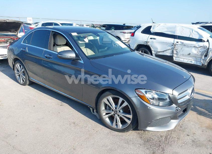 2018 Mercedes-benz C 300 (VIN WDDWF4JB7JR310553) main photo