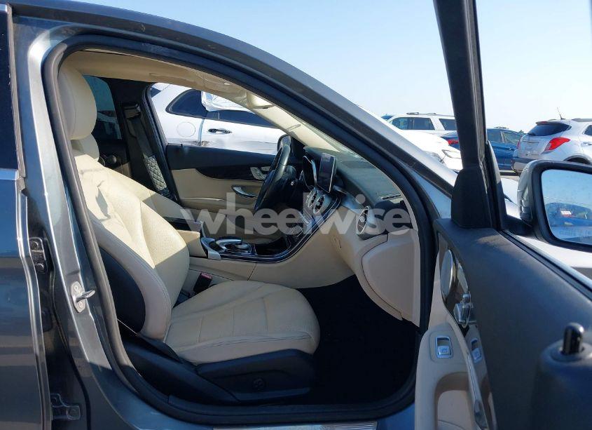 Photo 5 of 2018 Mercedes-benz C 300 (VIN WDDWF4JB7JR310553)