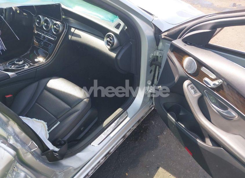 Photo 5 of 2020 Mercedes-benz C 300 (VIN WDDWF8DB0LR553935)
