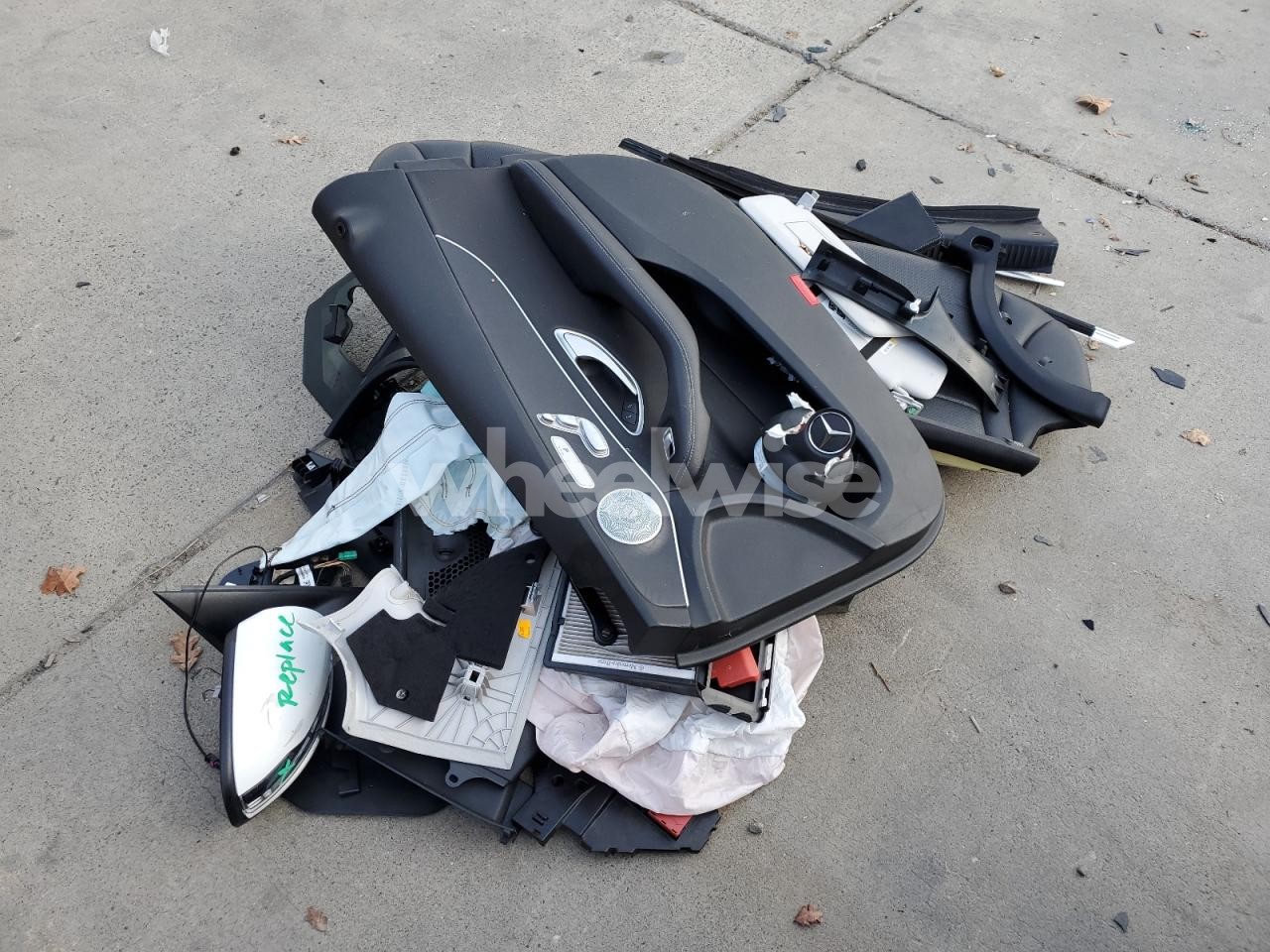 Photo 12 of 2019 MERCEDES-BENZ C 300 (VIN WDDWF8DBXKR502991)