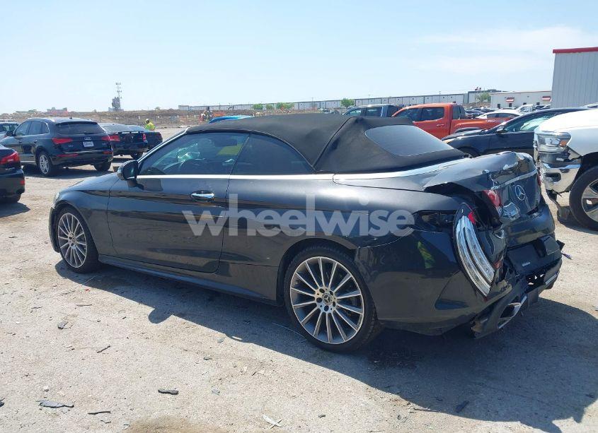 Photo 3 of 2019 Mercedes-benz C 300 (VIN WDDWK8DB9KF773831)