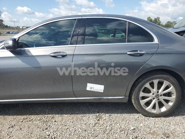 Photo 9 of 2019 MERCEDES-BENZ E 300 N/A (VIN WDDZF4JB1KA491260)