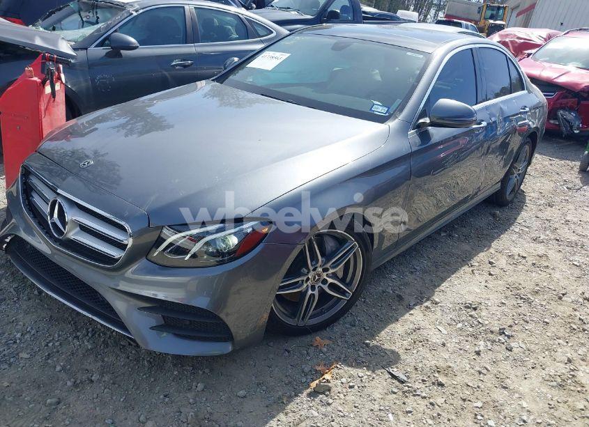 Photo 2 of 2019 Mercedes-benz E 300 (VIN WDDZF4JB6KA631755)