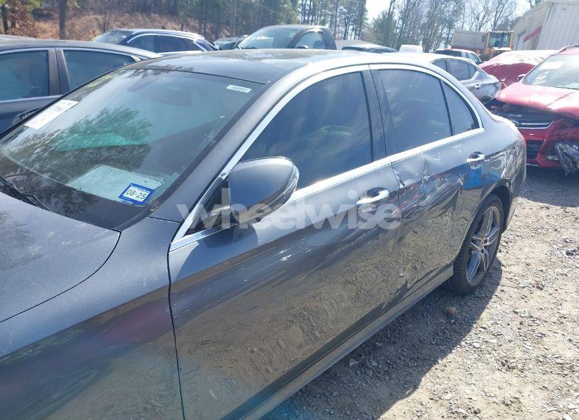 Photo 6 of 2019 Mercedes-benz E 300 (VIN WDDZF4JB6KA631755)