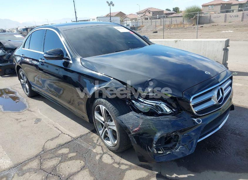 2019 Mercedes-benz E 300 (VIN WDDZF4JBXKA549463) main photo
