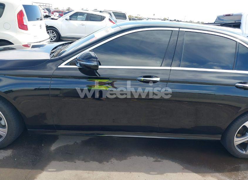 Photo 14 of 2019 Mercedes-benz E 300 (VIN WDDZF4JBXKA549463)