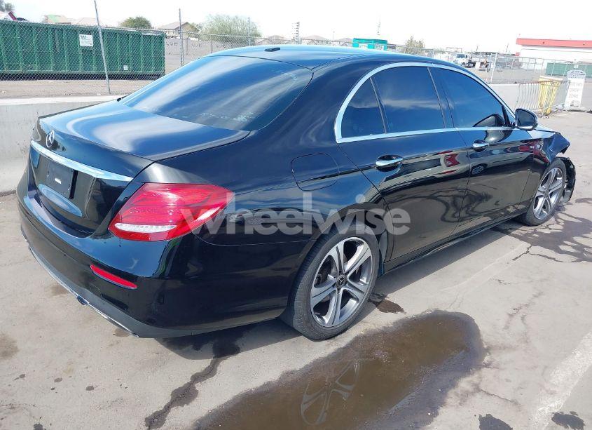 Photo 4 of 2019 Mercedes-benz E 300 (VIN WDDZF4JBXKA549463)