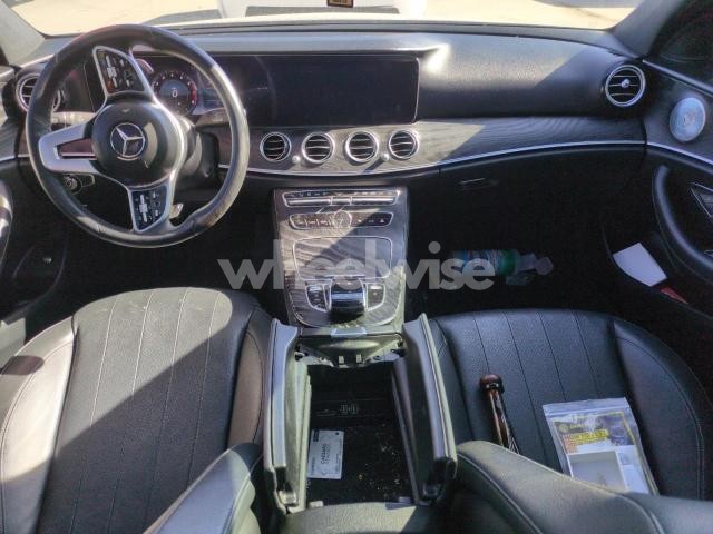 Photo 2 of 2019 MERCEDES-BENZ E 300 N/A (VIN WDDZF4JBXKA600900)