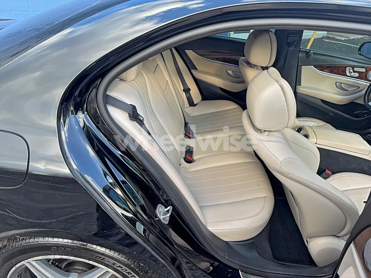 Photo 6 of 2017 MERCEDES-BENZ E 300 4MATIC (VIN WDDZF4KB1HA201638)