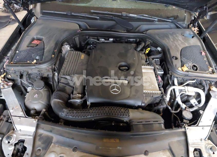 Photo 10 of 2019 Mercedes-benz E 300 4MATIC (VIN WDDZF4KB2KA577059)