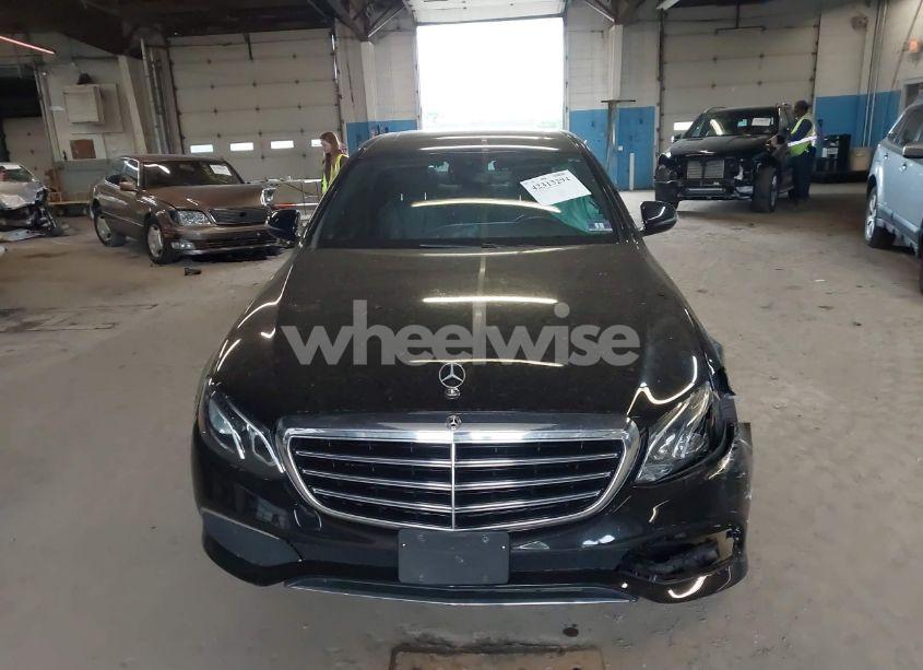 Photo 12 of 2019 Mercedes-benz E 300 4MATIC (VIN WDDZF4KB2KA577059)