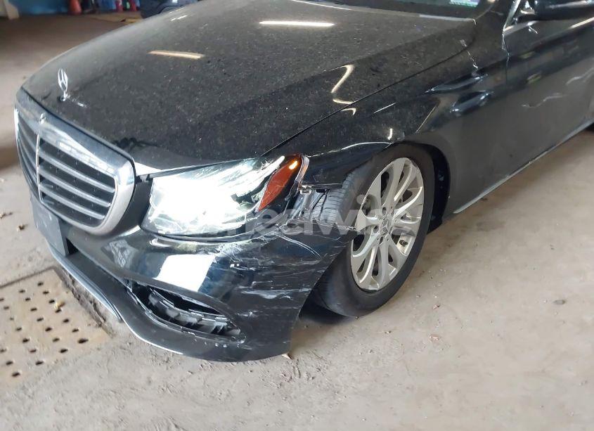 Photo 6 of 2019 Mercedes-benz E 300 4MATIC (VIN WDDZF4KB2KA577059)