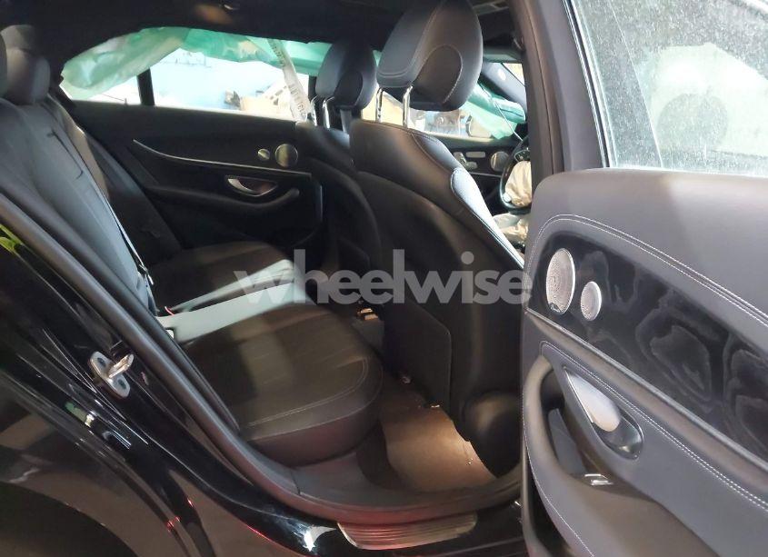 Photo 8 of 2019 Mercedes-benz E 300 4MATIC (VIN WDDZF4KB2KA577059)