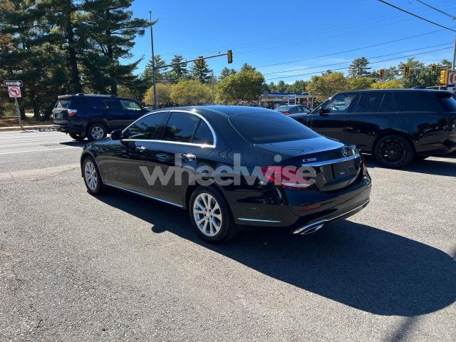 Photo 2 of 2017 MERCEDES-BENZ E 300 4MATIC (VIN WDDZF4KB4HA086940)