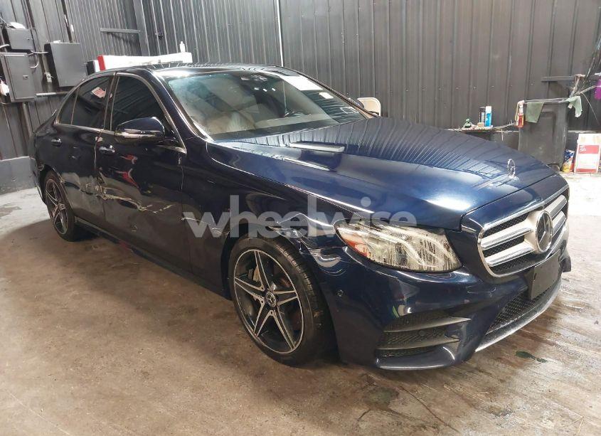 2019 Mercedes-benz E 300 4MATIC (VIN WDDZF4KB5KA563057) main photo