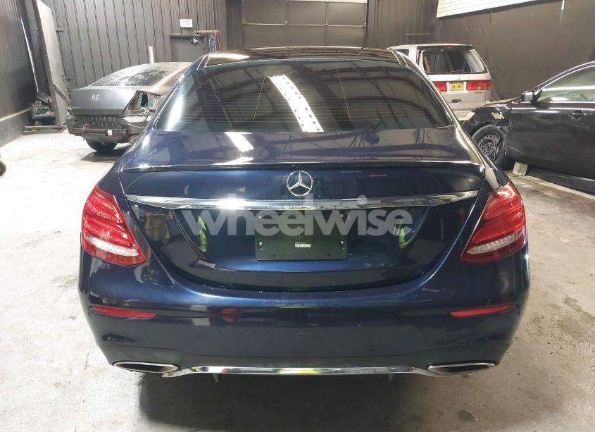 Photo 16 of 2019 Mercedes-benz E 300 4MATIC (VIN WDDZF4KB5KA563057)