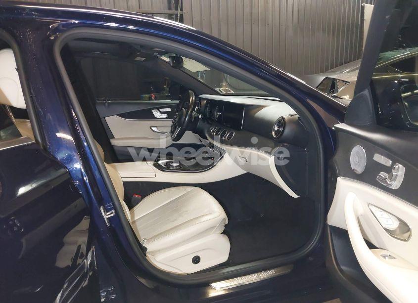 Photo 5 of 2019 Mercedes-benz E 300 4MATIC (VIN WDDZF4KB5KA563057)