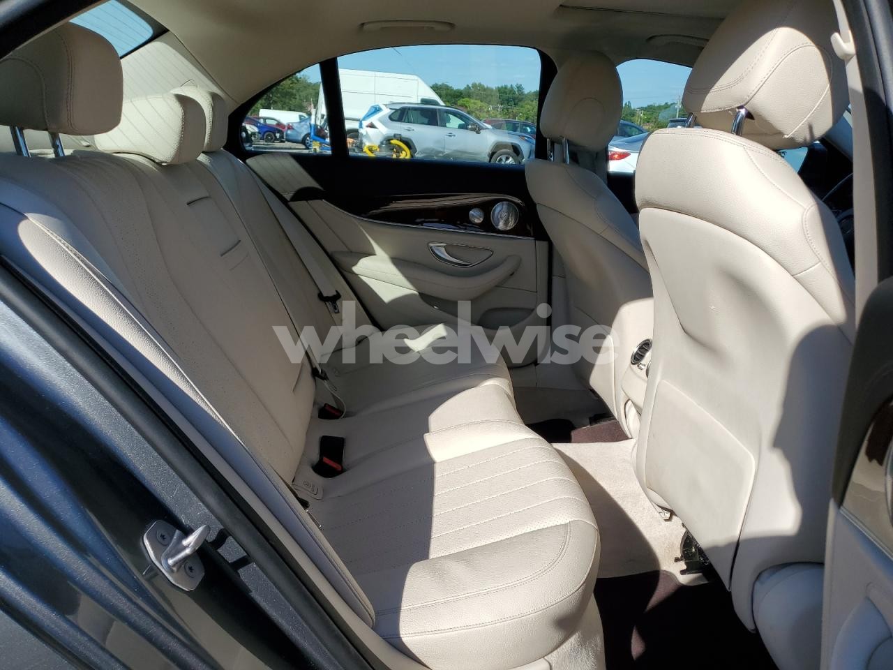 Photo 10 of 2017 MERCEDES-BENZ E 300 4MATIC (VIN WDDZF4KB6HA112390)