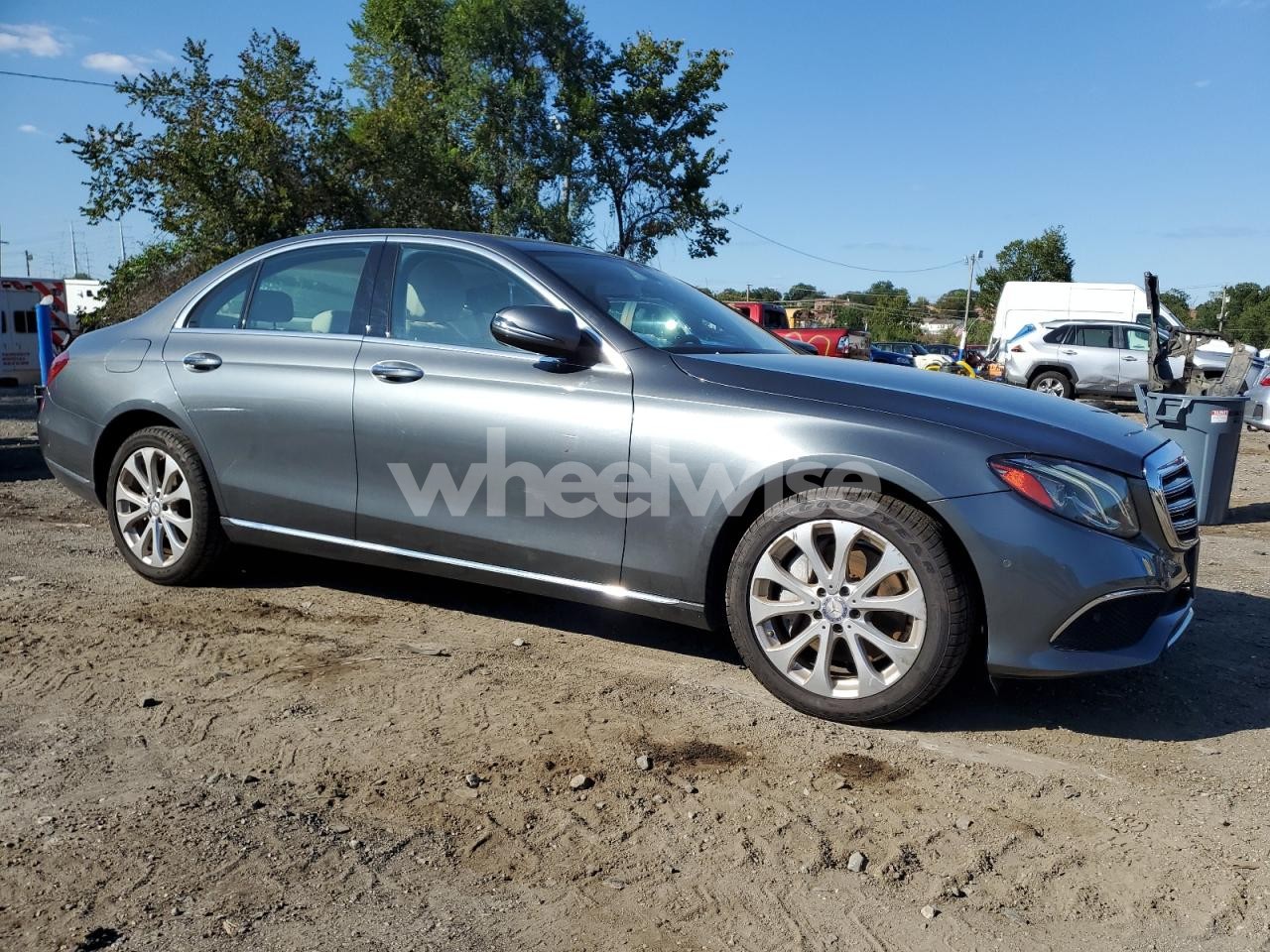 Photo 4 of 2017 MERCEDES-BENZ E 300 4MATIC (VIN WDDZF4KB6HA112390)