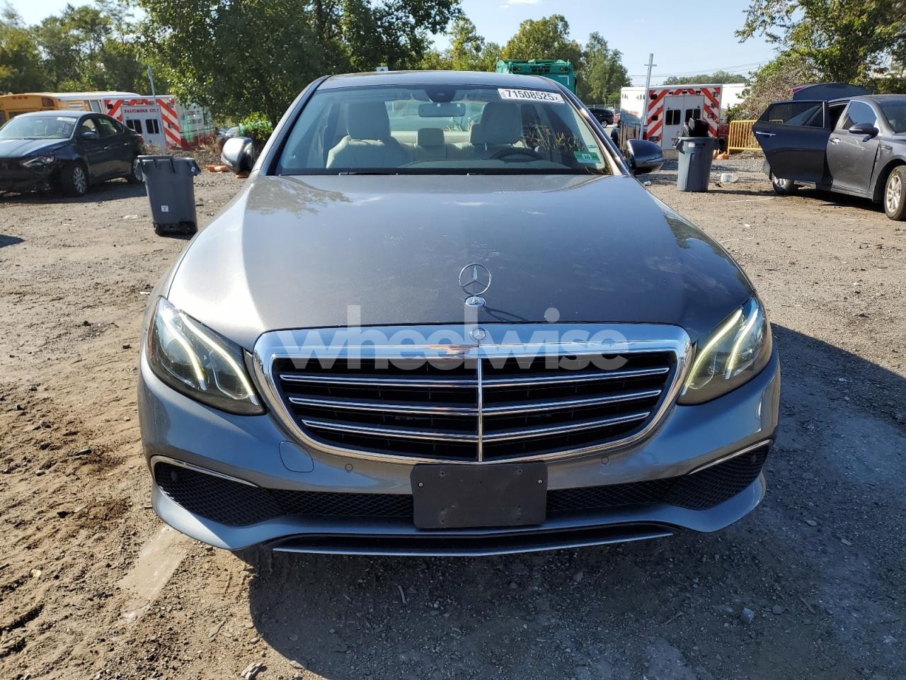 Photo 5 of 2017 MERCEDES-BENZ E 300 4MATIC (VIN WDDZF4KB6HA112390)