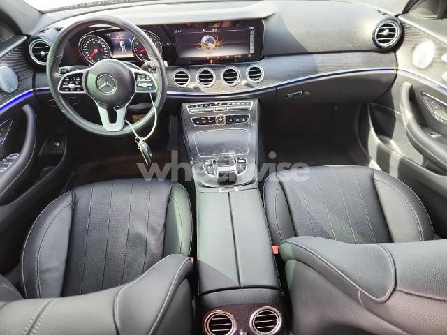 Photo 10 of 2019 MERCEDES-BENZ E 300 4MATIC N/A (VIN WDDZF4KB7KA620570)