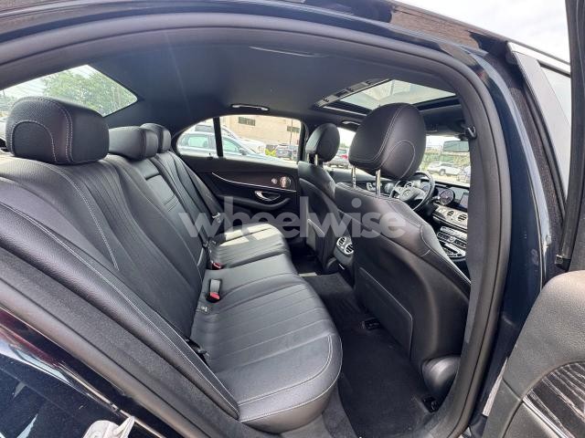 2017 MERCEDES-BENZ E 300 4MATIC (VIN WDDZF4KB8HA193103) main photo