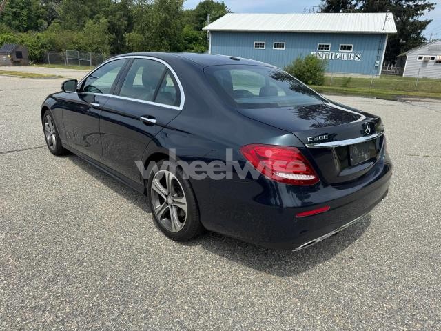 Photo 2 of 2017 MERCEDES-BENZ E 300 4MATIC (VIN WDDZF4KB8HA193103)