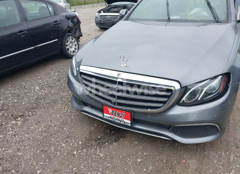 Photo 12 of 2019 Mercedes-benz E 300 4MATIC (VIN WDDZF4KB9KA575468)