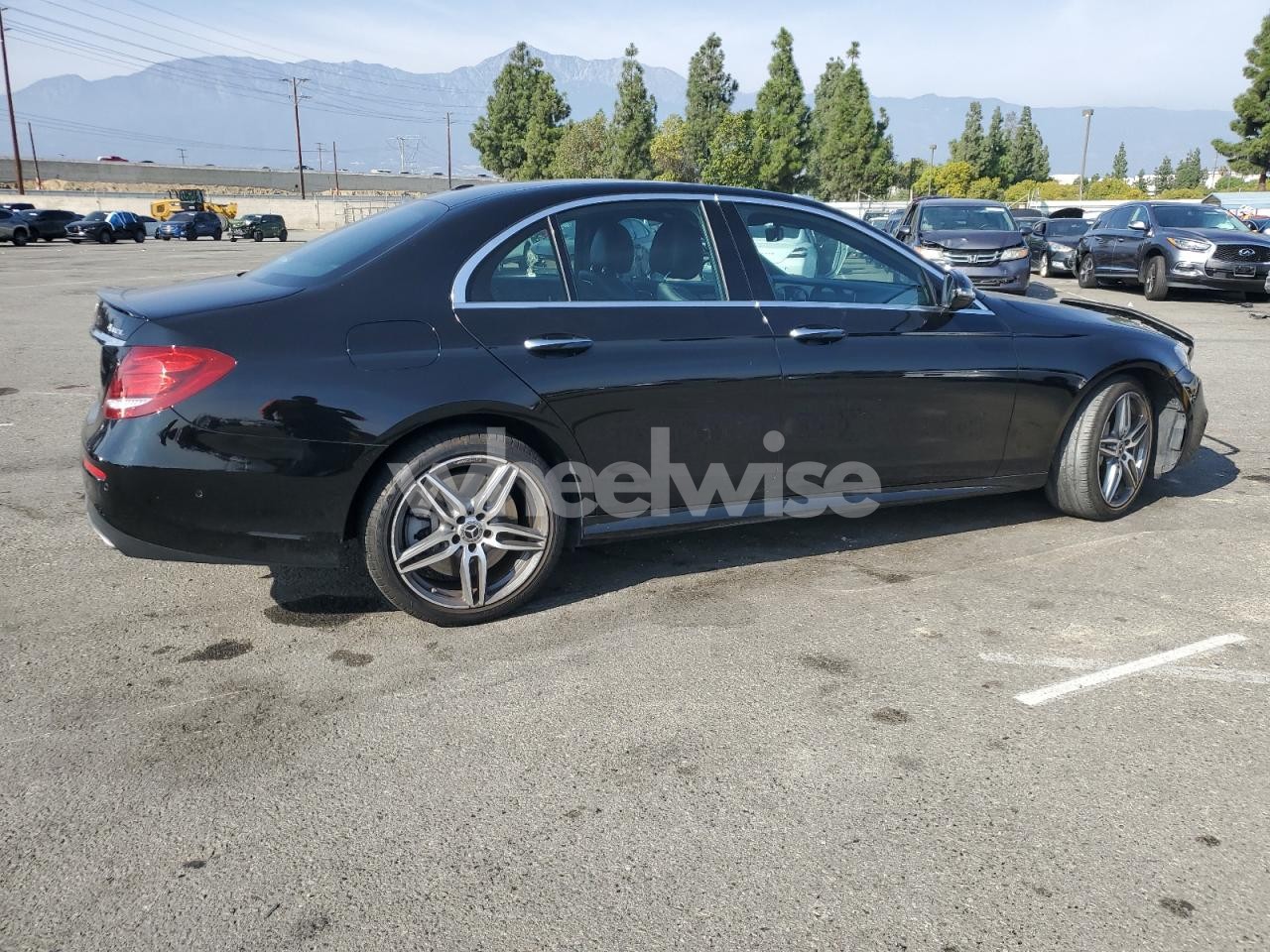 Photo 3 of 2018 MERCEDES-BENZ E 400 4MATIC (VIN WDDZF6GB6JA438782)