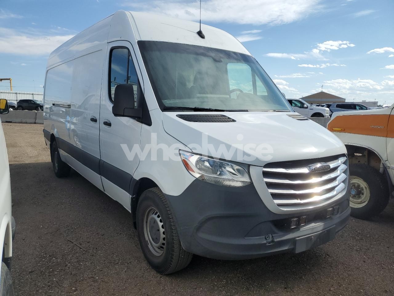 Photo 4 of 2019 FREIGHTLINER SPRINTER 2500/3500 (VIN WDRPF1CDXKT007816)