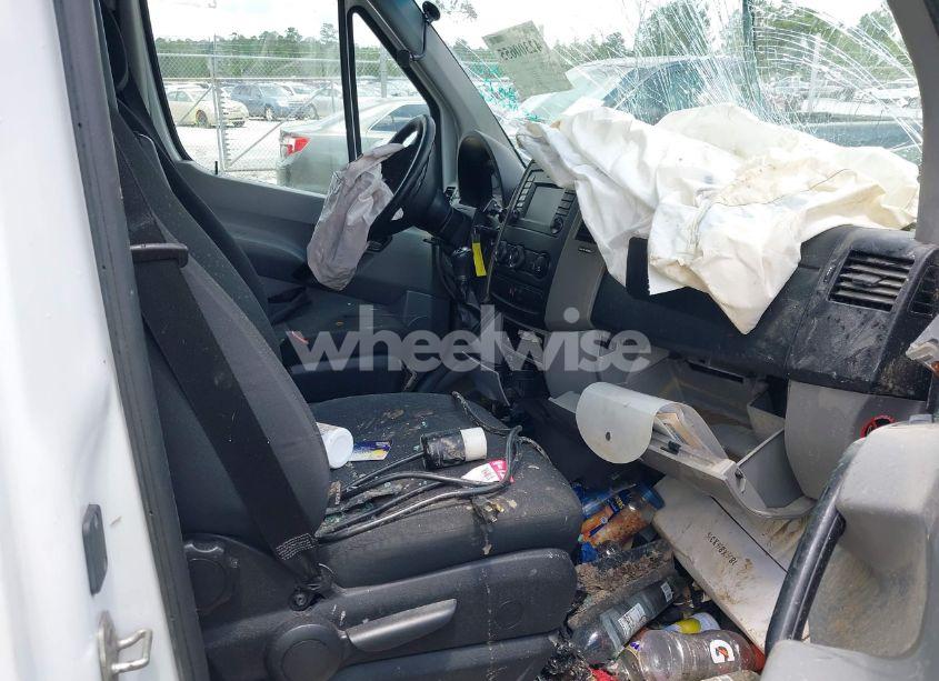 Photo 5 of 2017 Freightliner Sprinter 3500 STANDARD ROOF V6 (VIN WDYPF0CD2HP387959)