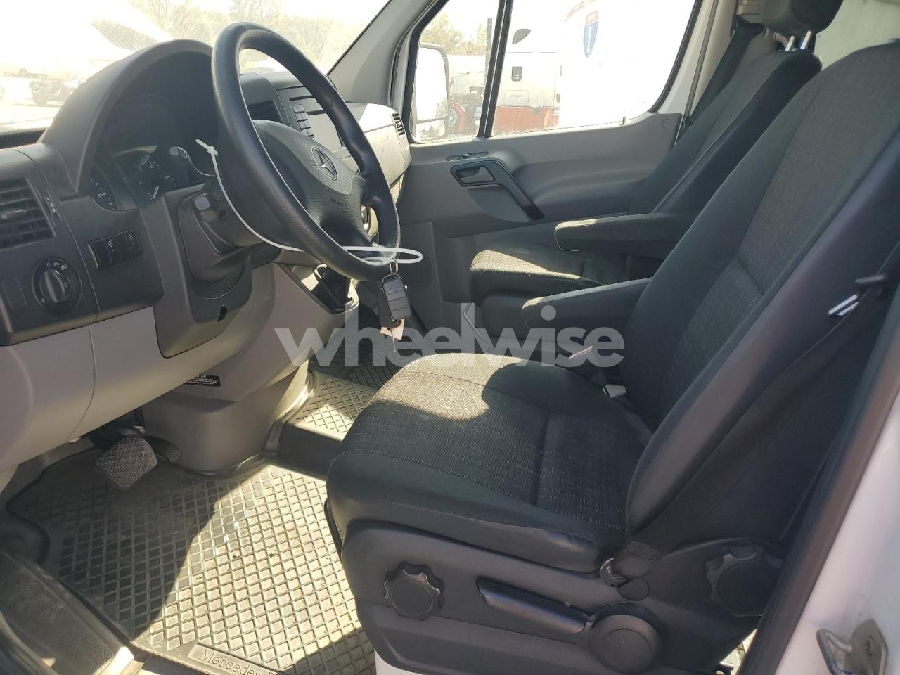 Photo 7 of 2014 MERCEDES-BENZ SPRINTER 2500 (VIN WDZPE7CC2E5852083)