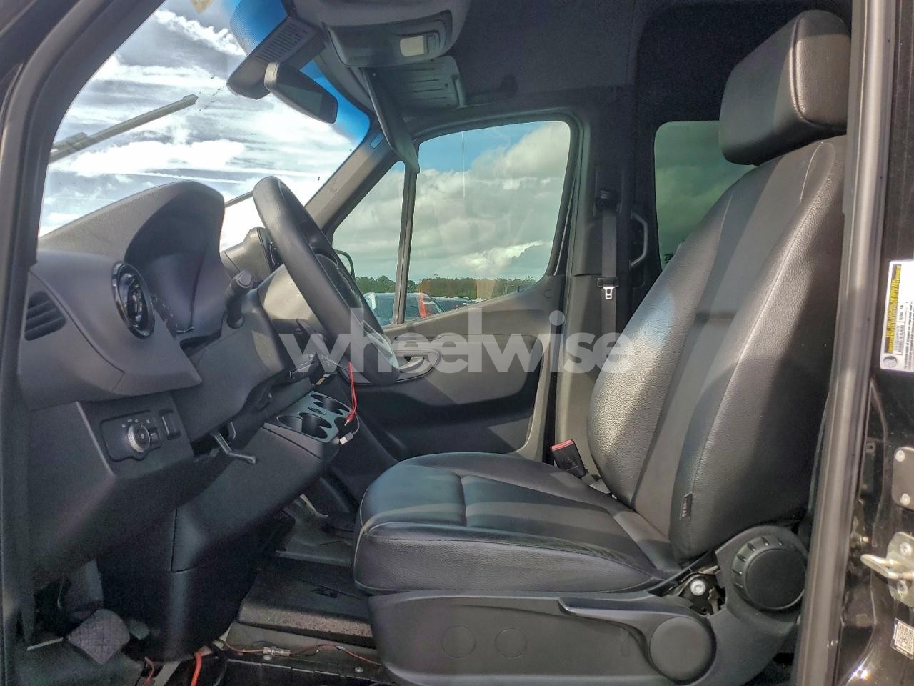 Photo 7 of 2019 MERCEDES-BENZ SPRINTER 2500/3500 (VIN WDZPF1ED6KT003789)