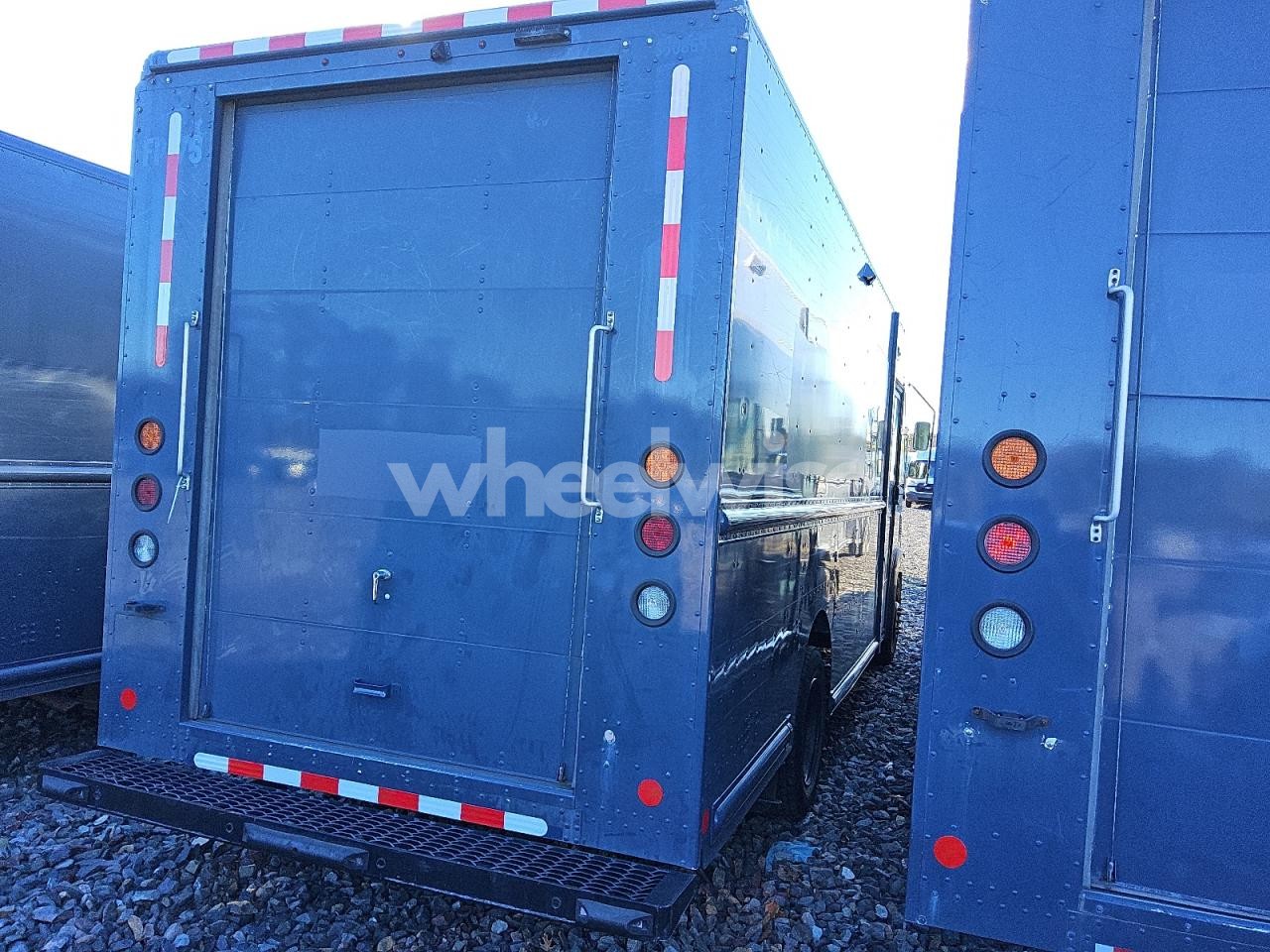 Photo 3 of 2021 FORD F59 N/A (VIN WF0AXXWPMAFL09811)