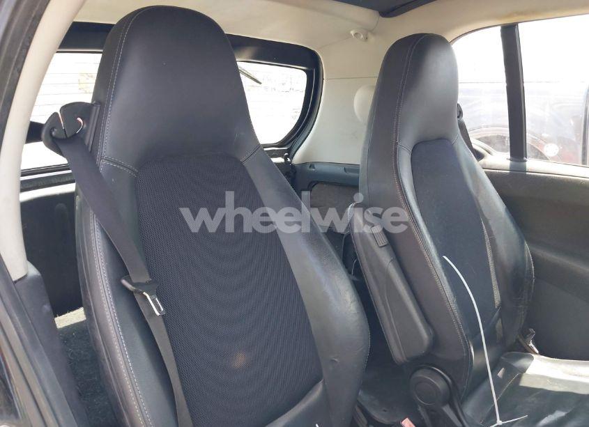 Photo 8 of 2010 Smart Fortwo PASSION/PURE (VIN WMEEJ3BA2AK359691)