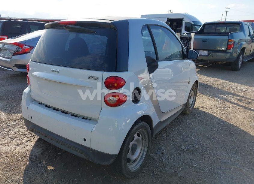 Photo 4 of 2015 Smart Fortwo PASSION/PURE (VIN WMEEJ3BA4FK800163)