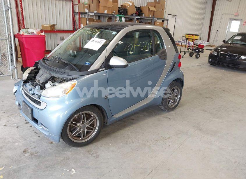 Photo 2 of 2011 Smart Fortwo PASSION/PURE (VIN WMEEJ3BA9BK432217)