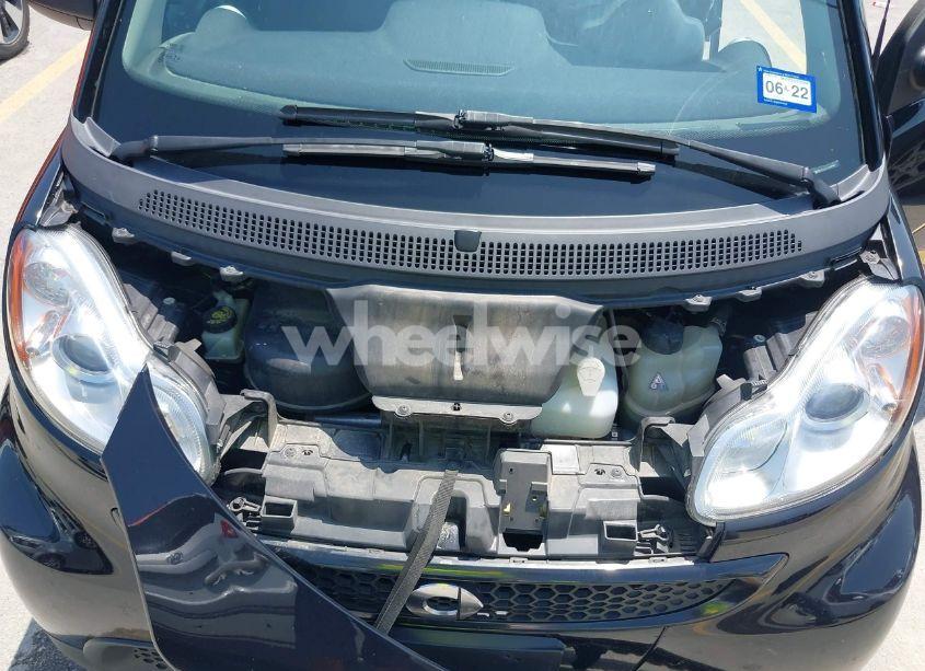 Photo 10 of 2015 Smart Fortwo PASSION/PURE (VIN WMEEJ3BA9FK805052)