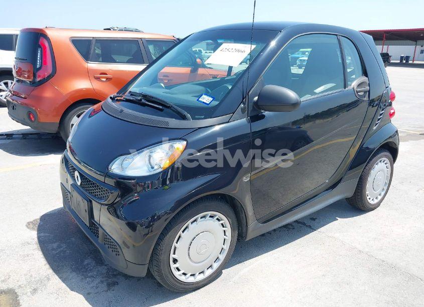 Photo 2 of 2015 Smart Fortwo PASSION/PURE (VIN WMEEJ3BA9FK805052)