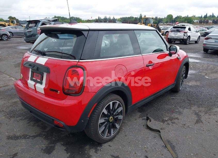 Photo 4 of 2024 Mini Se HARDTOP COOPER (VIN WMW13DJ06R2V85604)